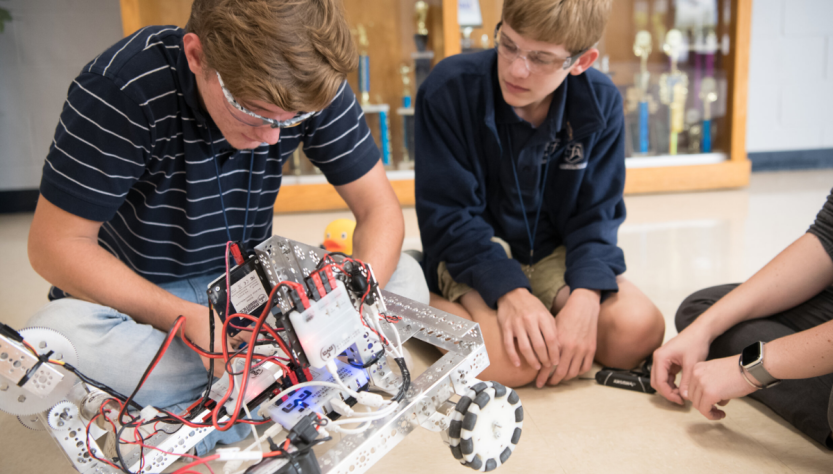 chuong-trinh-hoc-robotics-cho-tre-em-hien-dai